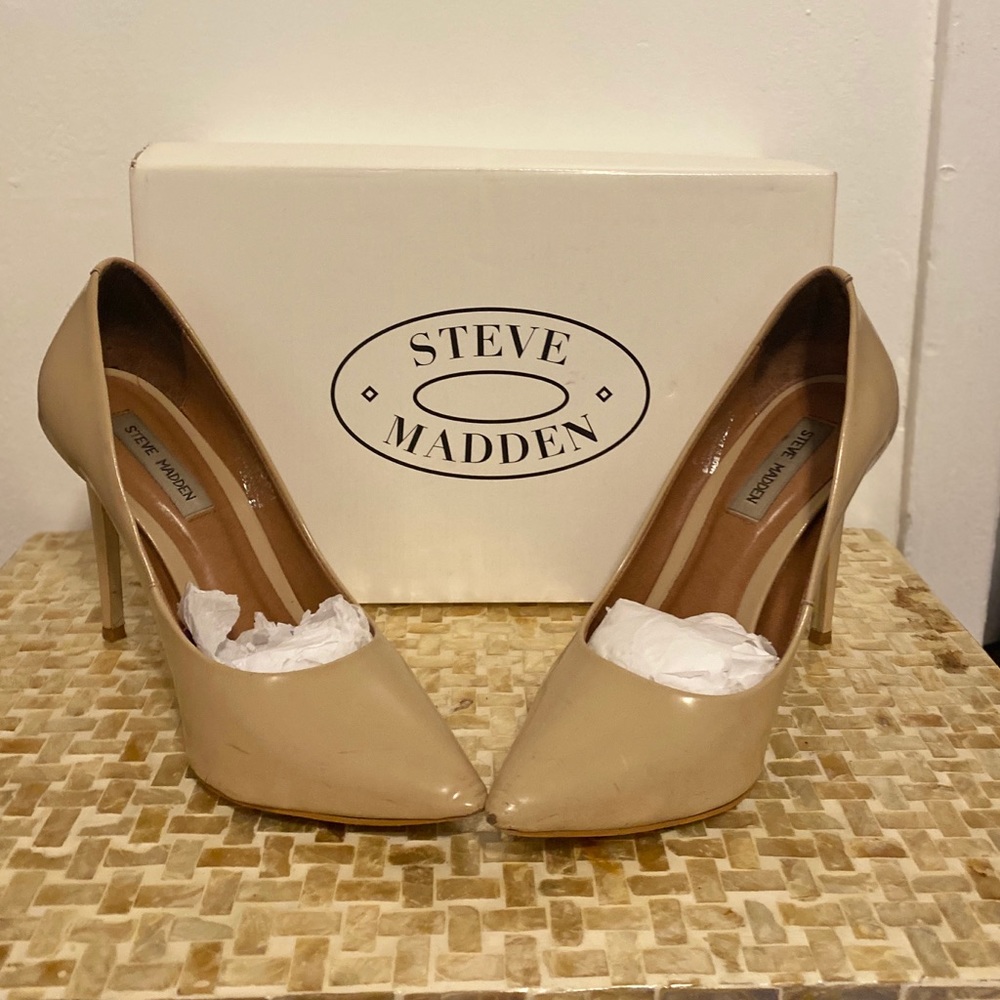 Steve Madden Nude Pumps Gently Worn Size 9